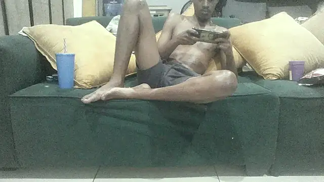 Winterslender online show from May 11, 2026, 4:04 pm