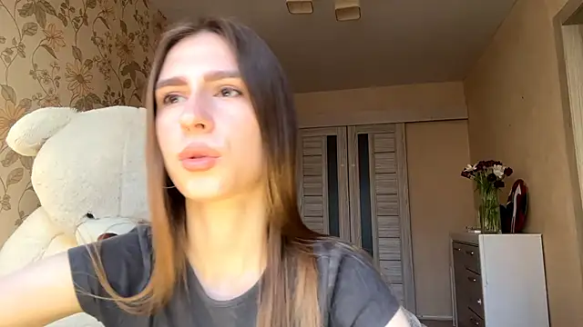 Snapshot of ElsieKuhlmann chatting on March 9, 2026, 2:09 pm ElsieKuhlmann online show from March 9, 2026, 2:09 pm