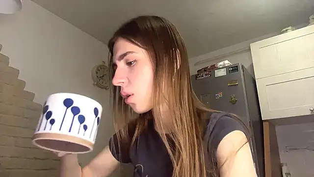 Snapshot of ElsieKuhlmann chatting on March 3, 2026, 5:14 am ElsieKuhlmann online show from March 3, 2026, 5:14 am