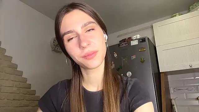 Snapshot of ElsieKuhlmann chatting on March 6, 2026, 5:13 am ElsieKuhlmann online show from March 6, 2026, 5:13 am