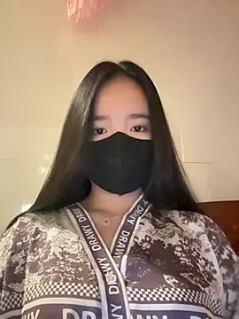 Snapshot of Gwen879 chatting on March 19, 2026, 9:37 pm Gwen879 online show from March 19, 2026, 9:37 pm