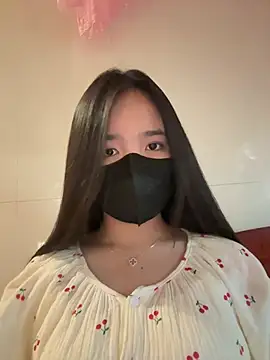 Snapshot of Gwen879 chatting on March 16, 2026, 5:44 am Gwen879 online show from March 16, 2026, 5:44 am