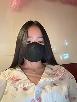 Snapshot of Gwen879 chatting on February 3, 2026, 7:24 am Gwen879 online show from February 3, 2026, 7:24 am