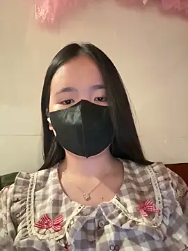 Snapshot of Gwen879 chatting on February 7, 2026, 1:30 pm Gwen879 online show from February 7, 2026, 1:30 pm