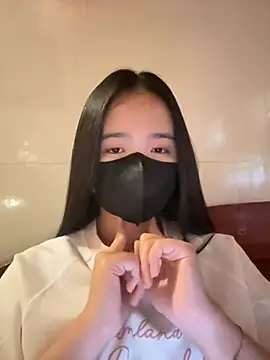 Snapshot of Gwen879 chatting on March 8, 2026, 6:49 am Gwen879 online show from March 8, 2026, 6:49 am