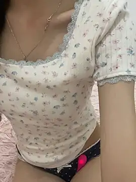 Linhtruong   online show from May 5, 2026, 7:06 pm