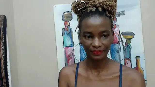 Snapshot of TallDivaNoir chatting on July 2, 2026, 7:25 am TallDivaNoir online show from July 2, 2026, 7:25 am