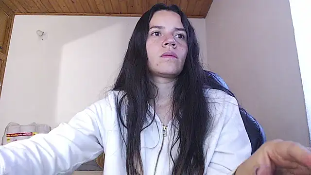 Snapshot of Shanel_Lozano chatting on June 12, 2026, 3:32 pm Shanel Lozano online show from June 12, 2026, 3:32 pm