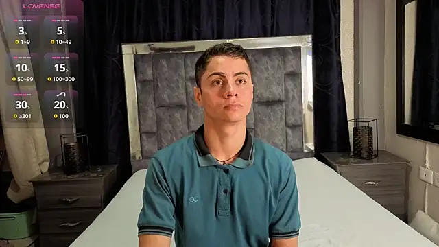 LeoMonnroe online show from July 29, 2026, 7:46 pm