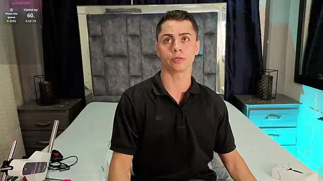 LeoMonnroe online show from July 21, 2026, 7:37 pm