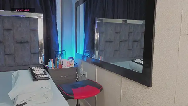 LeoMonnroe online show from March 15, 2026, 5:31 pm