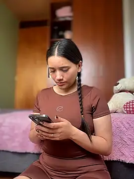Veronica Wins  online show from July 6, 2026, 3:03 pm