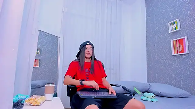 Snapshot of ViictoriiaSaenz chatting on March 18, 2026, 9:37 pm ViictoriiaSaenz online show from March 18, 2026, 9:37 pm