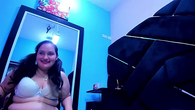 MiaRouss69 online show from May 5, 2026, 2:58 am