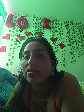 LunaRouuse  online show from June 24, 2026, 2:04 pm