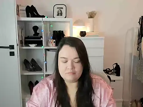 HollyDanceSoul online show from March 2, 2026, 5:19 am