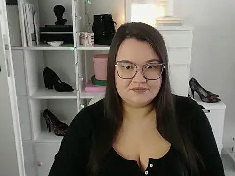 HollyDanceSoul online show from March 5, 2026, 2:35 pm