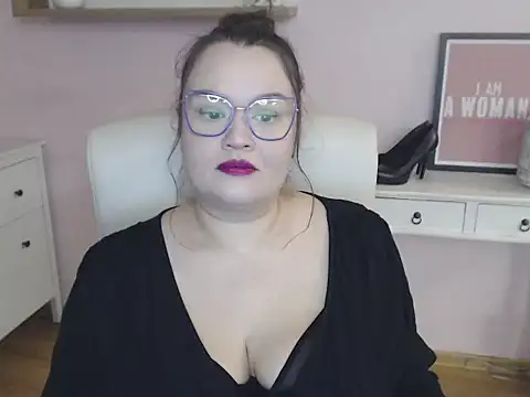 HollyDanceSoul online show from January 14, 2026, 6:17 am