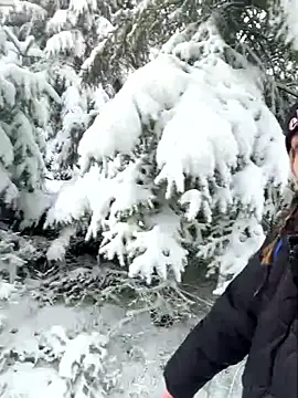 Snapshot of Marina_und_Jayden chatting on February 18, 2026, 2:24 pm Marina und Jayden online show from February 18, 2026, 2:24 pm