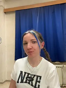 Snapshot of Marina_und_Jayden chatting on March 5, 2026, 7:32 pm Marina und Jayden online show from March 5, 2026, 7:32 pm