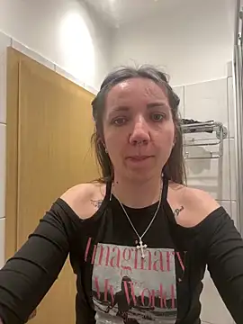 Snapshot of Marina_und_Jayden chatting on March 21, 2026, 8:35 pm Marina und Jayden online show from March 21, 2026, 8:35 pm