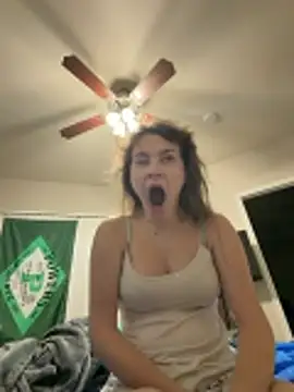 julia4thewin online show from June 10, 2026, 1:18 am