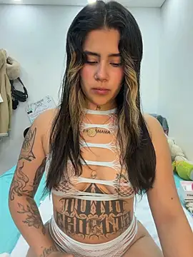 NatQueen online show from February 4, 2026, 9:54 pm