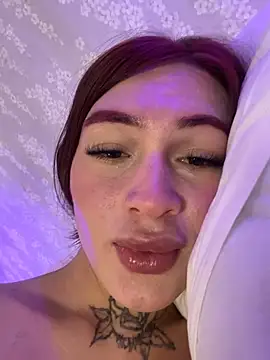 lizz lunna online show from July 28, 2026, 11:48 pm