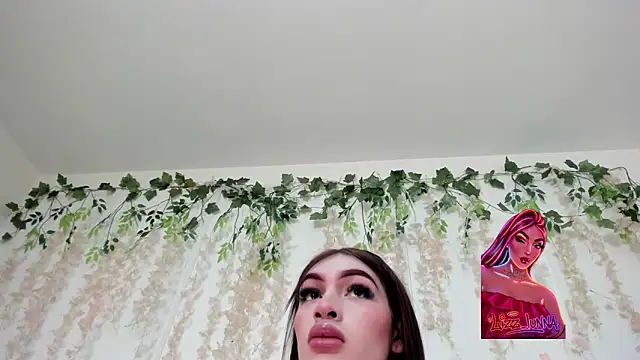 lizz lunna online show from June 15, 2026, 3:23 pm