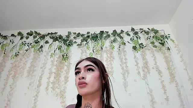 lizz lunna online show from June 9, 2026, 9:16 pm