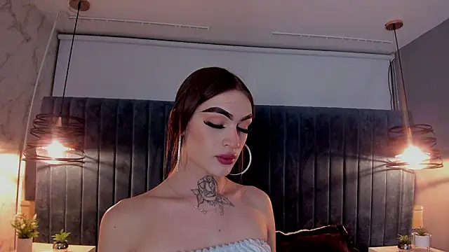 lizz lunna online show from February 3, 2026, 10:37 pm