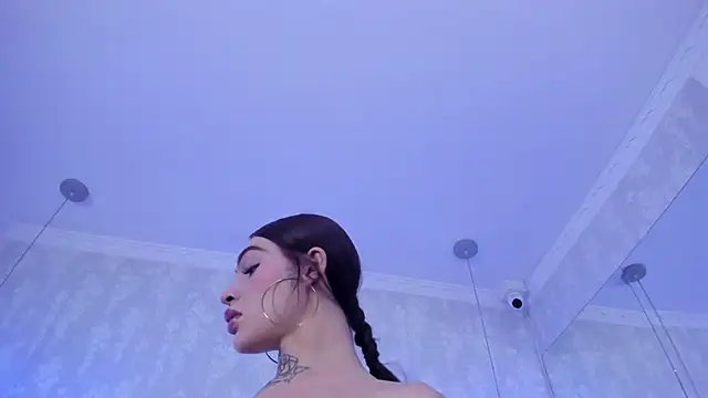 lizz lunna online show from August 1, 2026, 8:07 pm