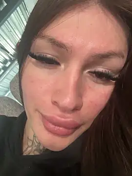 lizz lunna online show from April 21, 2026, 3:40 pm