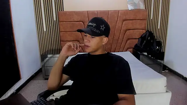 MATHY ROBERT online show from February 4, 2026, 7:42 pm