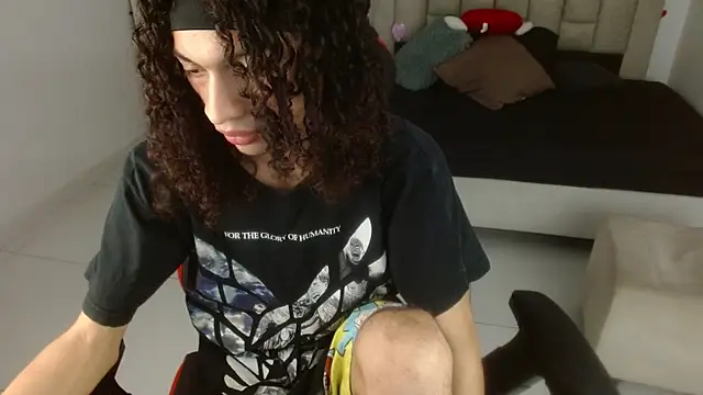 Axel fox77 online show from May 6, 2026, 12:03 am