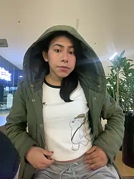 katerinnn99 online show from February 4, 2026, 12:00 pm