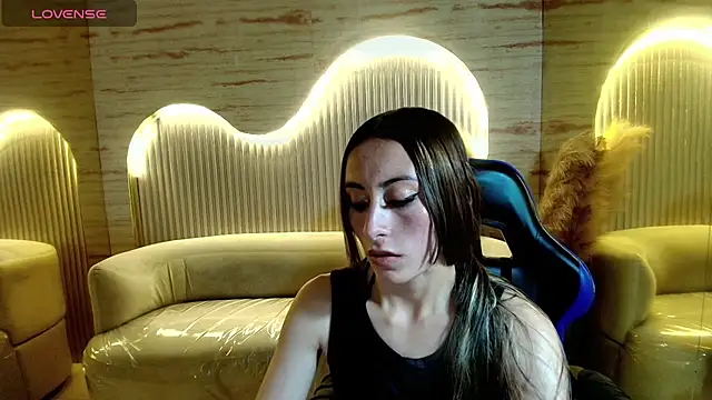 katalina r  online show from April 30, 2026, 8:16 pm