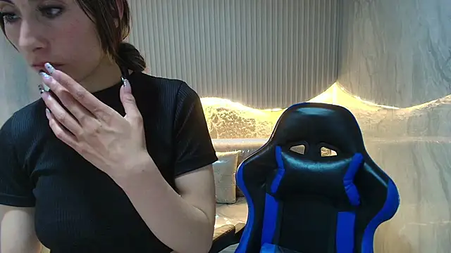 katalina r  online show from February 20, 2026, 6:59 am