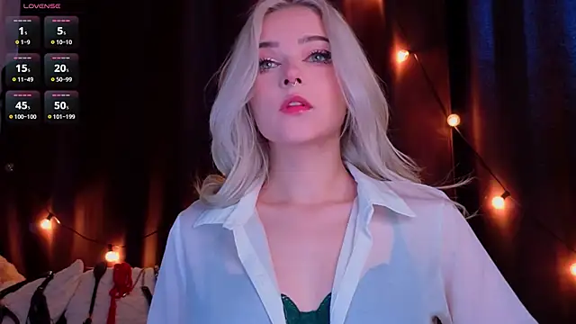 ShyniAlice online show from March 2, 2026, 4:24 am