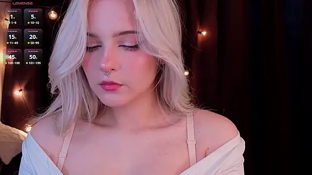 ShyniAlice online show from February 4, 2026, 4:18 am