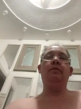 wetMoneybags online show from February 10, 2026, 5:28 am