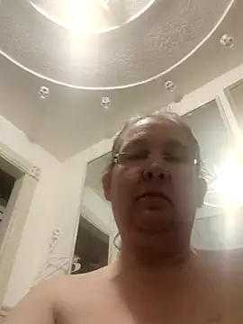 wetMoneybags online show from February 8, 2026, 6:11 am