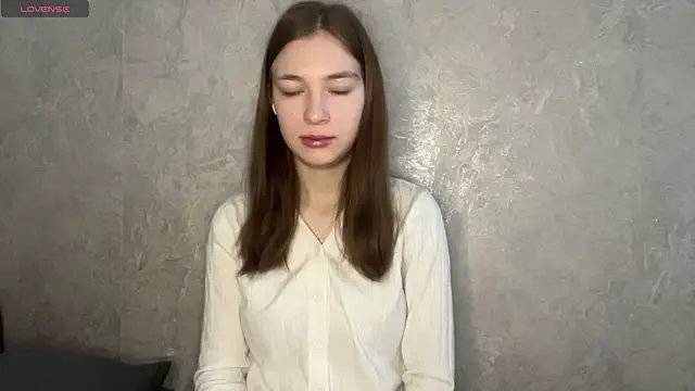 MarlanaEndler online show from April 27, 2026, 5:05 am