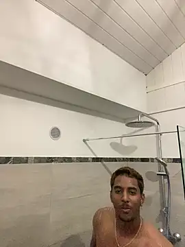 Snapshot of Axel_black10 chatting on February 14, 2026, 4:40 pm Axel black10 online show from February 14, 2026, 4:40 pm