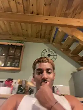 Snapshot of Axel_black10 chatting on February 13, 2026, 2:06 pm Axel black10 online show from February 13, 2026, 2:06 pm