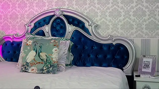 Snapshot of AbbyBliss chatting on August 4, 2026, 10:03 pm AbbyBliss online show from August 4, 2026, 10:03 pm