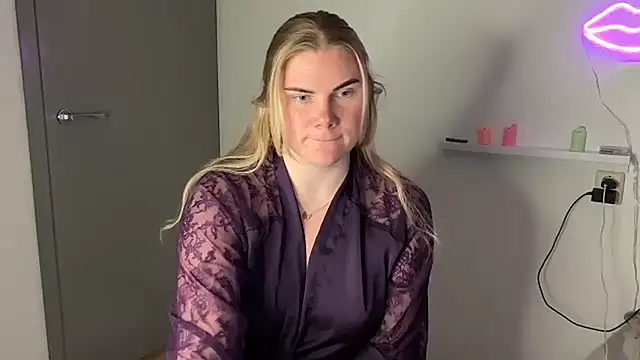 Snapshot of SexyBlondJoanna chatting on March 13, 2026, 11:04 am SexyBlondJoanna online show from March 13, 2026, 11:04 am