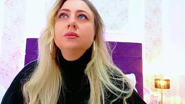 EvelinHill online show from February 10, 2026, 4:55 am