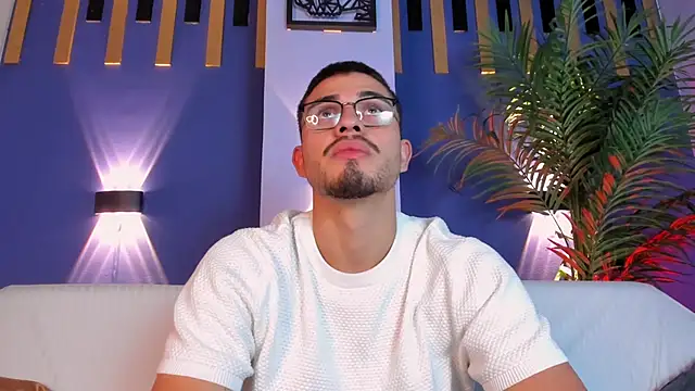 Snapshot of Jay_Grip chatting on March 19, 2026, 7:36 pm Jay Grip online show from March 19, 2026, 7:36 pm