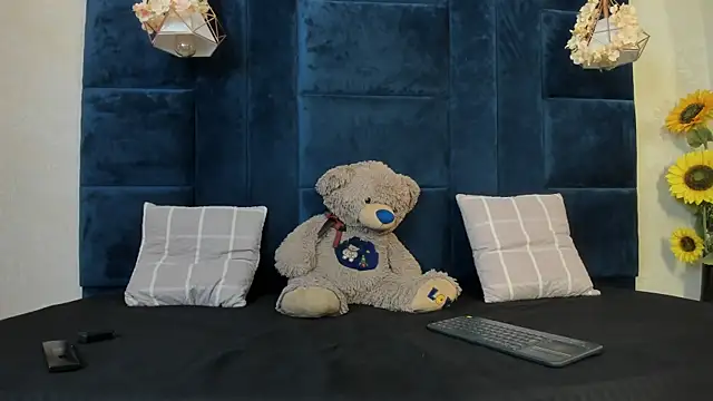 Laura Miller1 online show from March 21, 2026, 8:24 pm